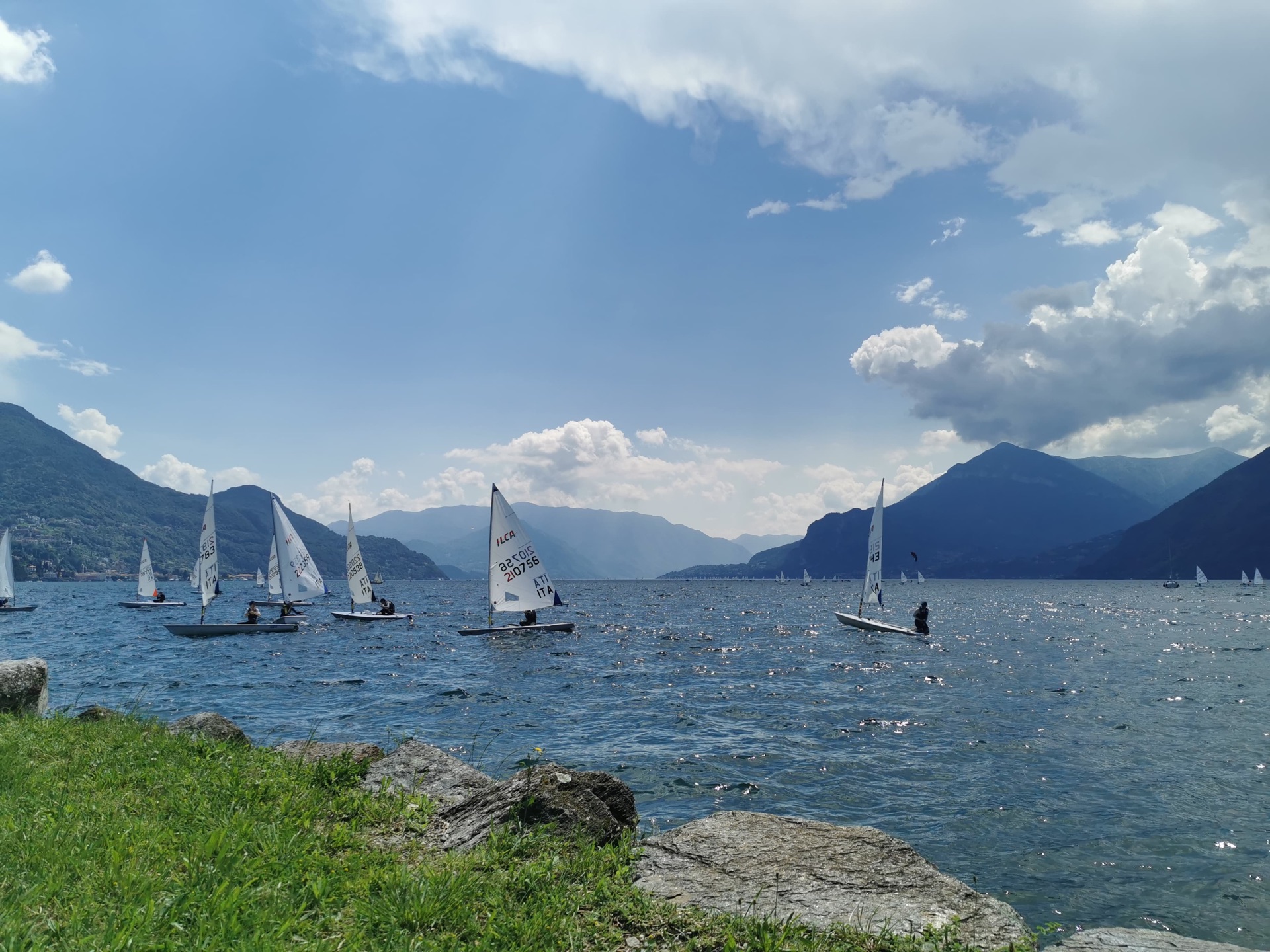 Barche a vela sul Lago di Como vicino a Menaggio - Residence Celeste Tremezzina